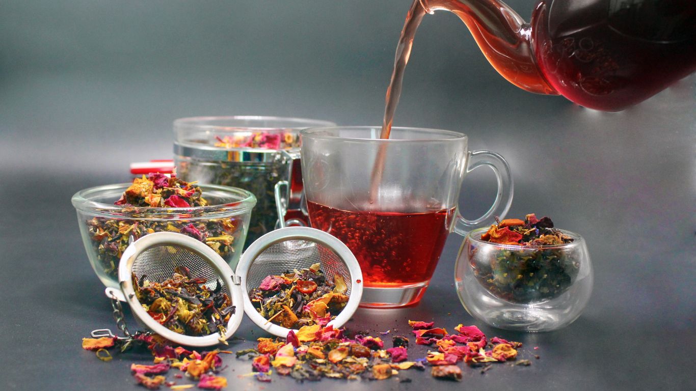 7 Powerful Herbal Teas That Support Blood